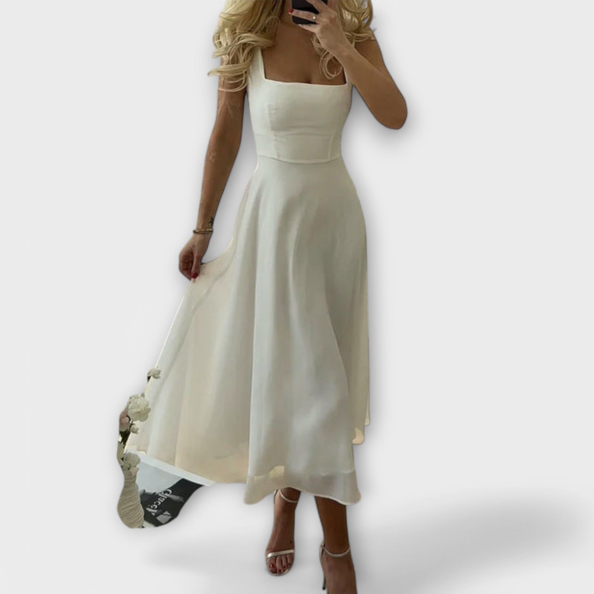 Rochie elegantă fără mâneci