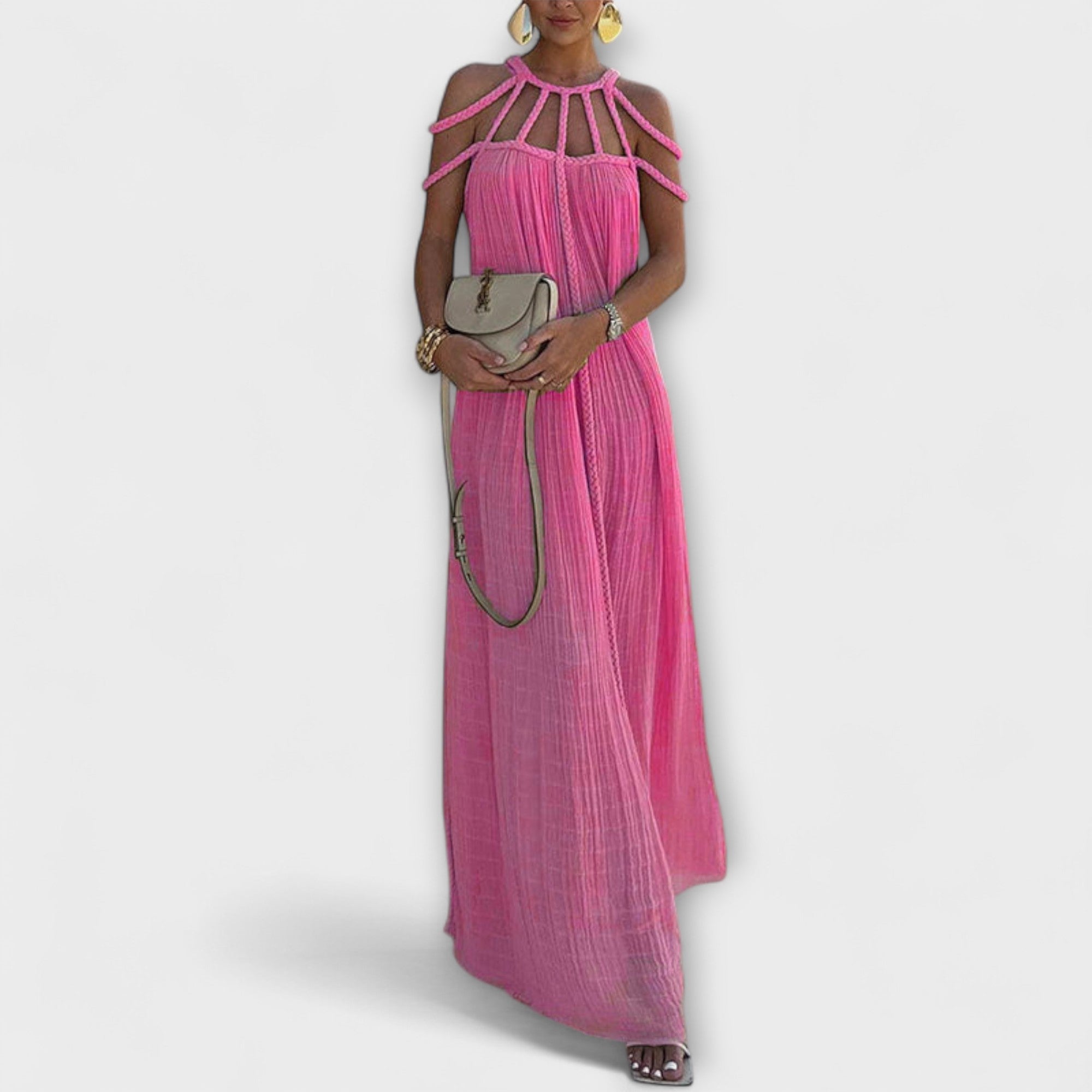 Briar - O rochie maxi elegantă din țesătură amestecată cu cozi drapate