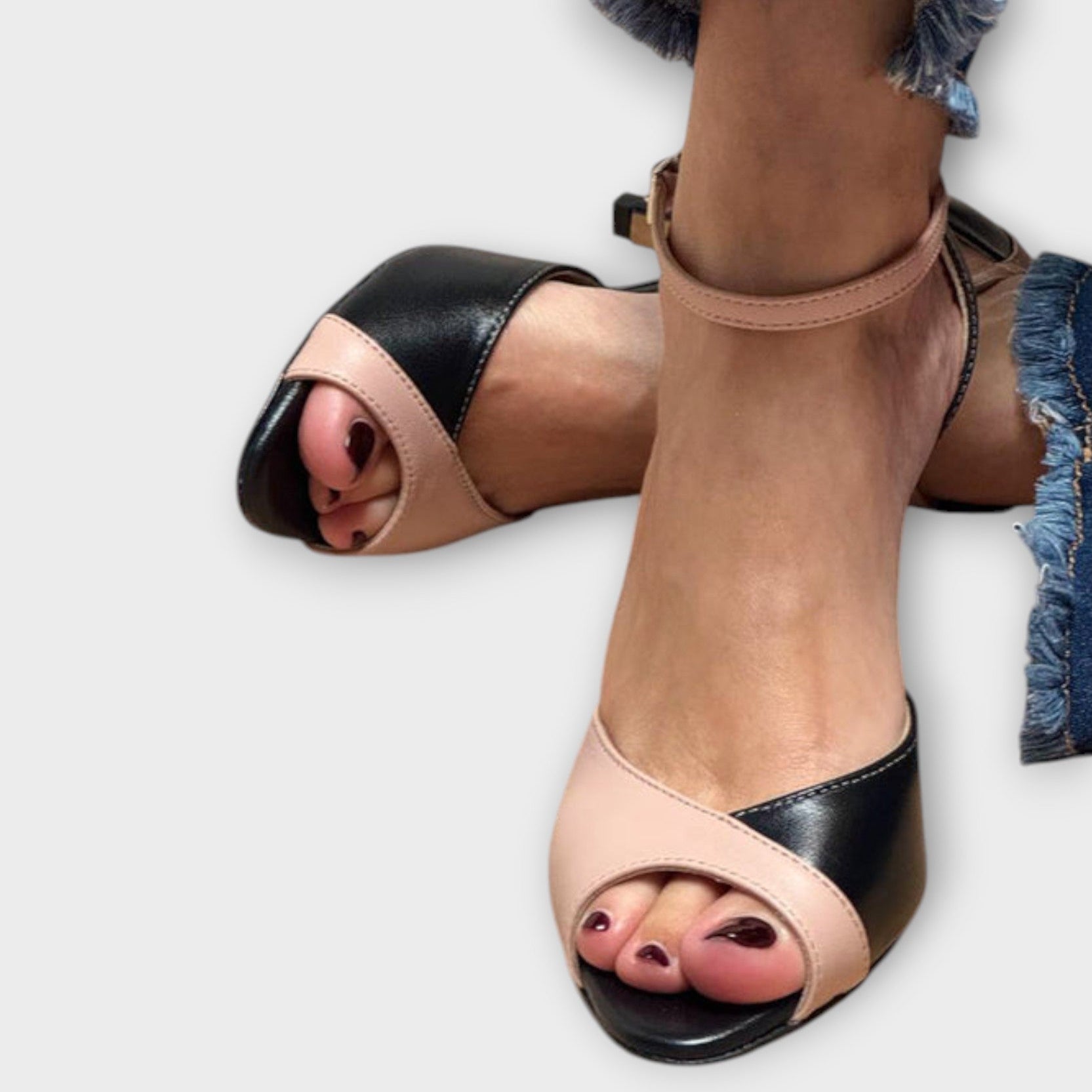Noirella – Eleganță bicolor în roz