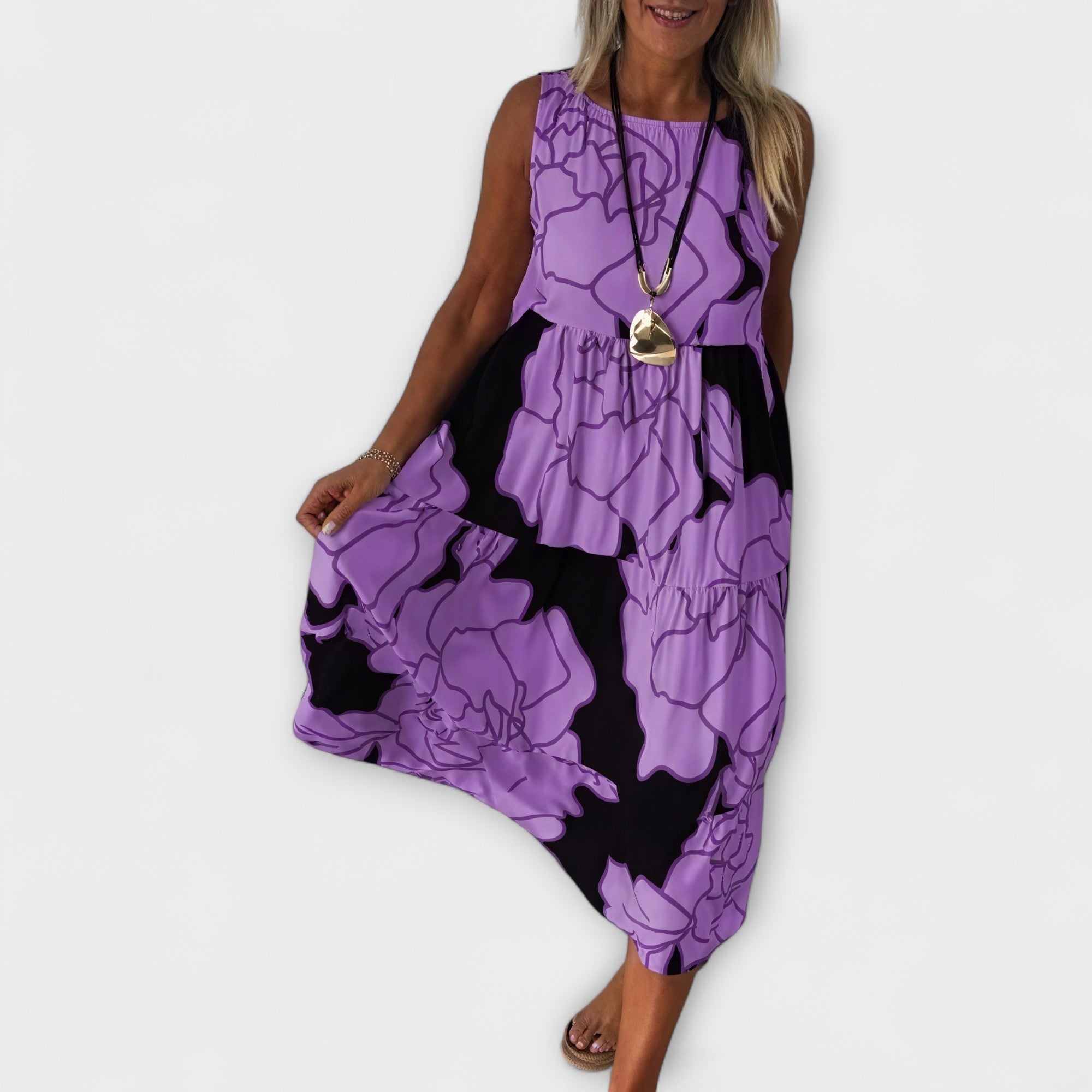 Rochie midi înflorată cu fustă în trepte