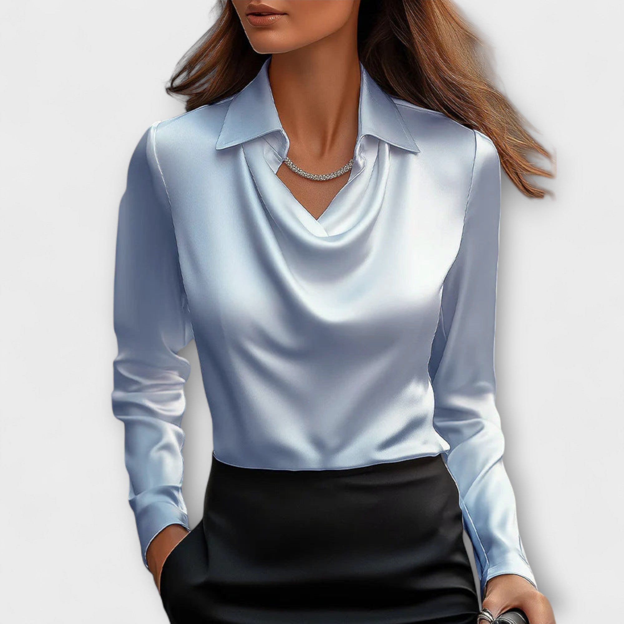 Bluza strălucitoare cu guler fronsat